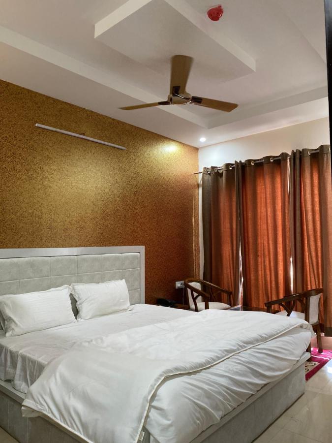 S.R Plaza Hotel Khurja Zewnętrze zdjęcie
