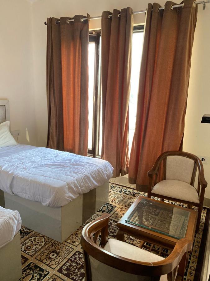S.R Plaza Hotel Khurja Zewnętrze zdjęcie